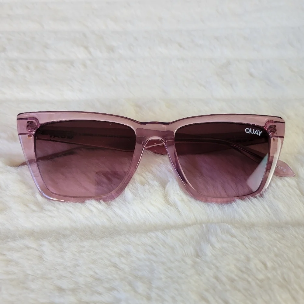 QUAY // ltd ed modern cateyes crystal berry frames berry gradient lenses